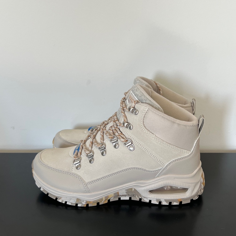 Sketchers Uno Trail Hiking Sneaker Boots WOMEN’S SIZE 9.5